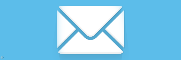 E-Mail Symbol auf blauem Hintergrund